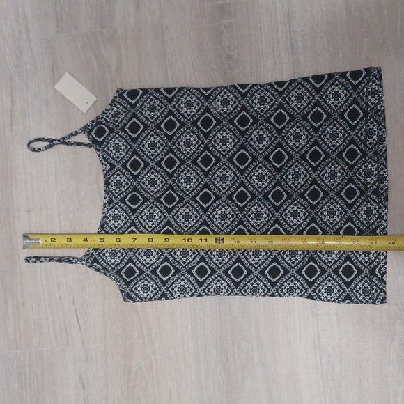 Medium cami.  Black and white sleep tank top w/ geometrical print.  NWT - Picture 6 of 11
